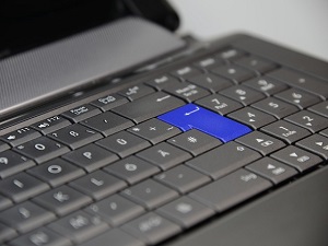 HP Earnings Show Weak PC Market